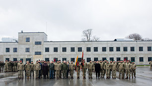 Atidarytas naujai pastatytas brg. gen. M. Pečiulionio artilerijos bataliono karinis miestelis