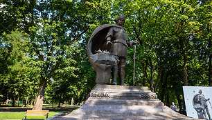 Lietuvos didžiojo kunigaikščio ir Lenkijos karaliaus Aleksandro Jogailaičio monumento atidengimas