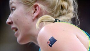 Australijos krep&scaron;ininkė savo patriotizmą demonstruoja i&scaron;tatuiruota vėliava.