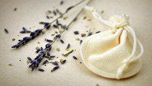 Mai&scaron;elis su džiovintomis levandomis