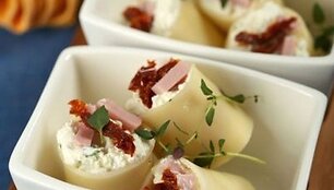 "Canelloni" su rikotos sūriu