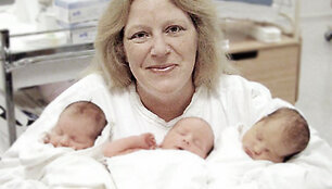 Pakaitinė mama rekordininkė Carole Horlock