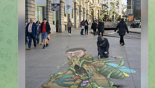 Internete pasirodė jau ne pirmas grafitis, kuriame pašaipiai vaizduojamas Ukrainos prezidentas Volodymyras Zelenskis