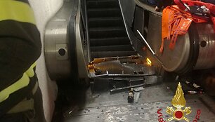 Avarija Romos metro eskalatoriuje