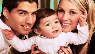 Luisas Suarezas su dukra Delfina ir žmona Sofija