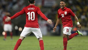 Wayne'as Rooney ir Alexas Oxlade-Chamberlainas