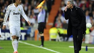 Mesutas Ozilas ir Jose Mourinho