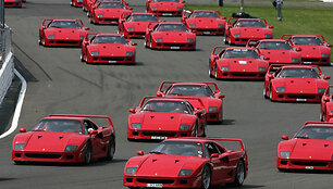 Ferrari F40 Silverstoune trasoje