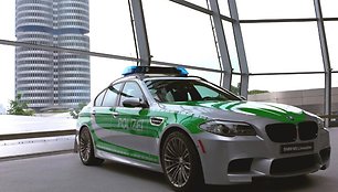 BMW M5 ruoštas Vokietijos policijai