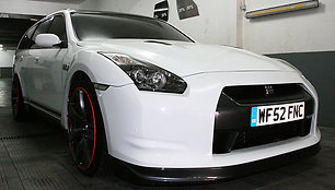 Nissan GT-R universalas, kopija-hibridas