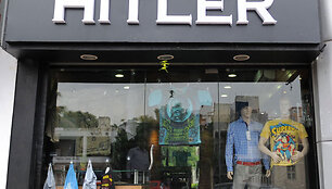 Indijoje atidaryta drabužių parduotuvė &bdquo;Hitler&ldquo;