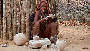 Himba genties darbai