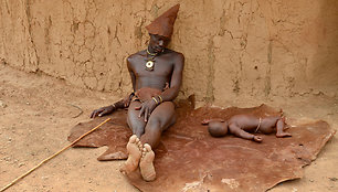 Himba kaimo vaizdai