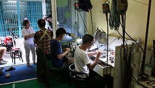 Aplankytos juvelyrų dirbtuvės Bankoke