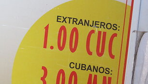 Dvi valiutos-turistams (CUC) ir vietiniams (CUP-MN)