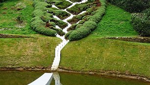 Kosminių spekuliacijų sodas („Garden of Cosmic Speculation“) Škotijoje