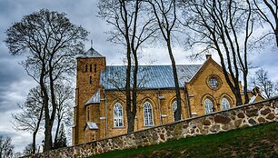 Veprių &scaron;vč. Mergelės Marijos rožančiaus karalienės bažnyčia (Ukmergės r.)
