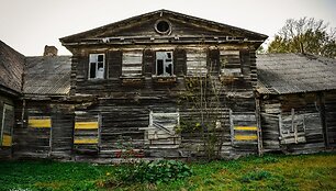 La&scaron;menpamū&scaron;io dvaro rūmai (Pakruojo r.)