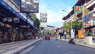 Kuta, įprastai sulaukiantis bene daugiausia keliautojų Balio saloje. Tu&scaron;čias kovo mėn.