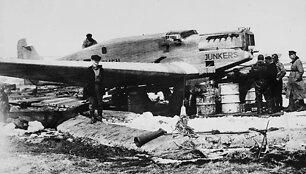 &bdquo;Junkers&ldquo; mechanikai prie &bdquo;Bremen&ldquo; Grinlio saloje