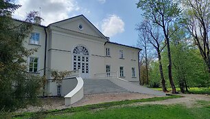 Restauruoti Auk&scaron;tosios Fredos dvaro sodybos rūmų fasadai