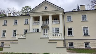 Restauruoti Auk&scaron;tosios Fredos dvaro sodybos rūmų fasadai