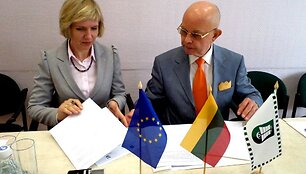 Neringos ir &Scaron;ilutės merai Antanas Vinkus ir Dalia Žebelienė