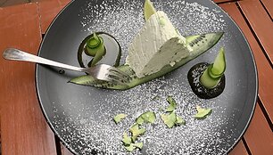 Agurkų ledai restorane Grėjaus namas