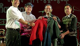 Aung San Suu Kyi megztinis