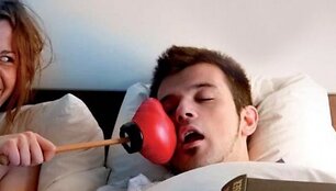 &bdquo;Snore Stopper Boxing Glove&ldquo;