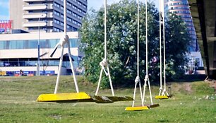 Sūpynės prie Baltojo tilto