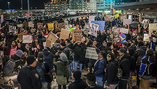 Protestas JAV oro uoste