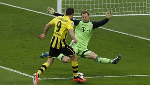 Roberto Lewandowskio smūgis.
