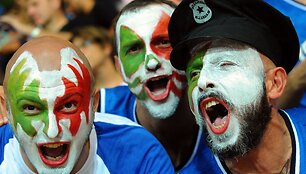 Italijos rinktinės sirgaliai &scaron;venčia
