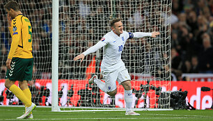 Wayne'as Rooney įmu&scaron;ė įvartį 7 min.