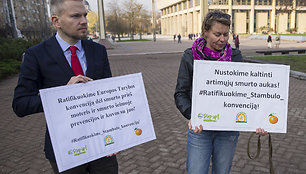 Vilniaus Moterų namai rengia akciją išreikšti paramą smurto prieš moteris įveikimui