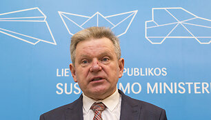 Susisiekimo ministras J. Narkevičius susitinka su pa&scaron;to profesinėmis sąjungomis