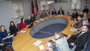 Teisingumo ministerijoje vyko pasitarimas-diskusija dėl galimos dvigubos kokybės prekių