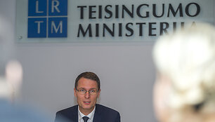 Teisingumo ministerijoje vyko pasitarimas-diskusija dėl galimos dvigubos kokybės prekių