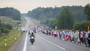 50 tūkstančių žmonių stojo į gyvą grandinę: lietuviai solidarizuojasi su baltarusiais