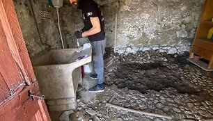 Vonios transformacija Alpių namelyje