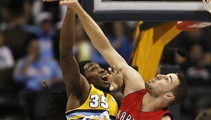 Jonas Valančiūnas mače su &bdquo;Nuggets&ldquo; pelnė 7 ta&scaron;kus.