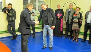 &Scaron;iauliuose atidaryta olimpinio medalininko Aleksandro Kazakevičiaus vardo imtynių salė 