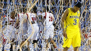 75-ą kartą vykusio JAV studentų krep&scaron;inio čempionato (NCAA) nugalėtoja trečią kartą tapo Luisvilio universiteto &bdquo;Cardinals&ldquo; vaikinų komanda, pirmadienį finale 82:76 privertusi pasiduoti Mičigano &bdquo;Wolverines&ldquo; ekipą.
