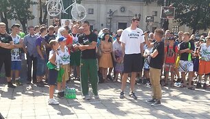 Lietuvos krep&scaron;inio rinktinės žaidėjai Mantas Kalnietis ir Darju&scaron;as Lavrinovičius