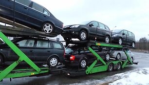 Į Lietuvą gabenti automobiliai