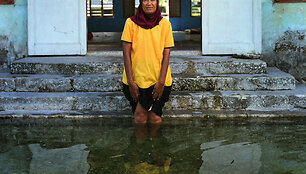 Kadras i&scaron; filmo Tuvalu - Islands on the frontline of Climate 