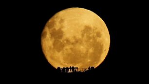 Sausio 28-ąją astrofotografas Markas Gee užfiksavo įspūdingą Mėnulio judėjimą