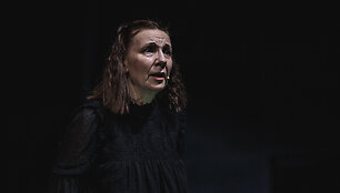 O.Kor&scaron;unovo spektaklio &bdquo;Mūsų klasė&ldquo; akimirka