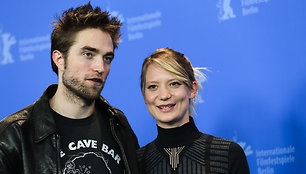 Robertas Pattinsonas ir Mia Wasikowska